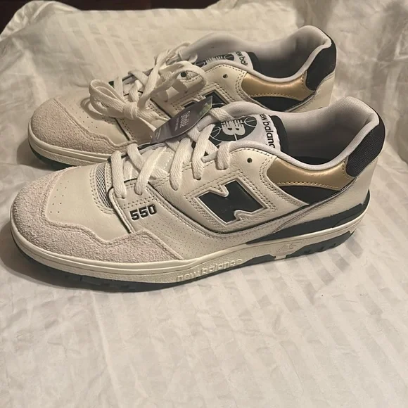 NWT New Balance 550 white black, mens size 8. - Picture 4 of 6